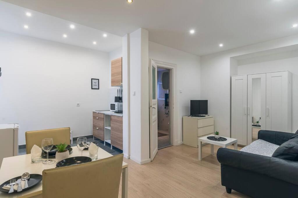 Huszonegy 2 - Center Location AC 1074 Budapest, Hársfa utca 57 kép - 1