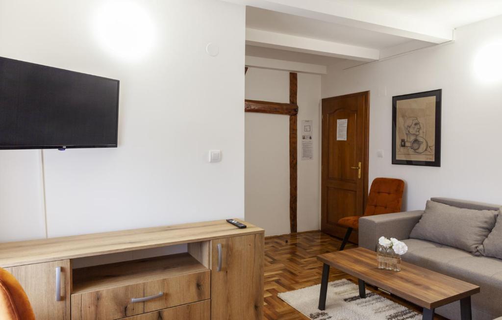 TV a/nebo společenská místnost v ubytování Prenoćište Omega Luxury