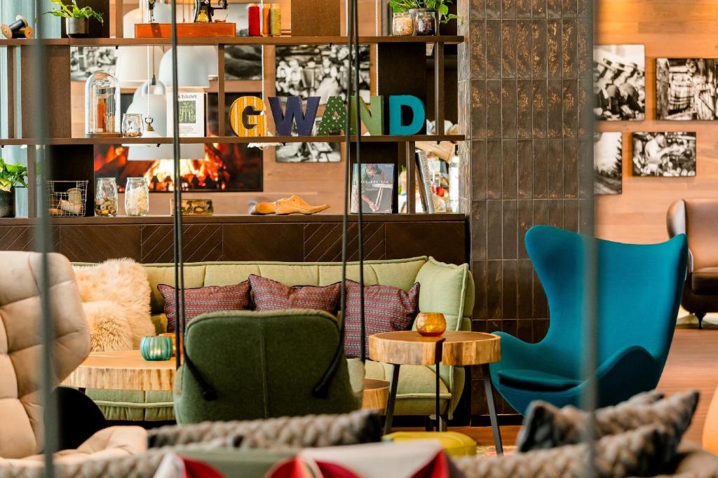 Posezení v ubytování Motel One Salzburg-Süd