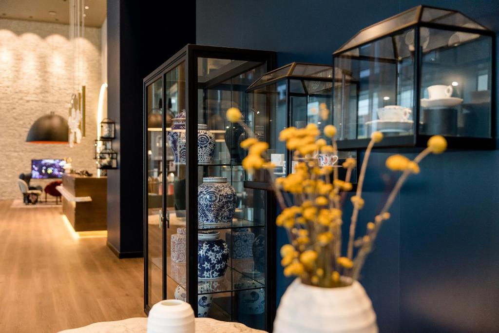 Motel One Dresden am Zwinger - Resim 14