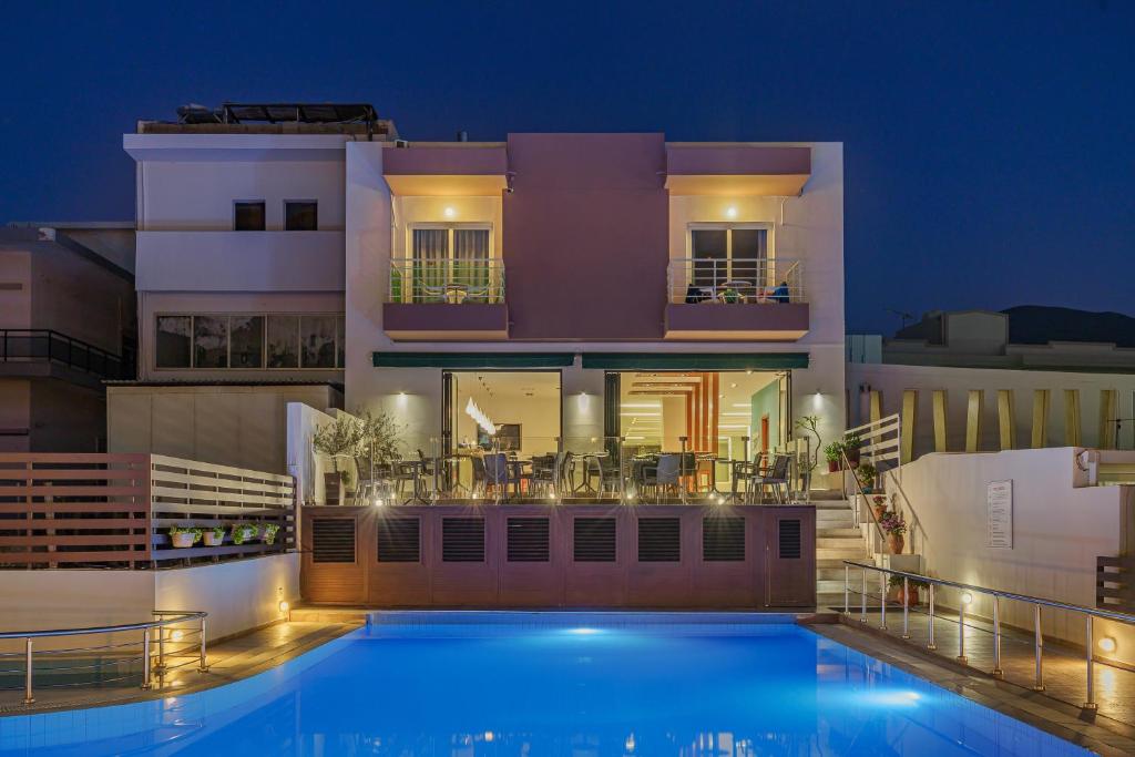 Bazén v ubytování Creta Verano Hotel nebo v jeho okolí