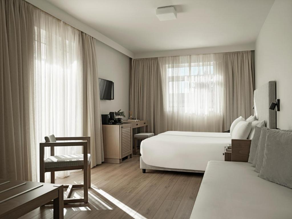 
Deluxe Double or Twin Room with Balcony

