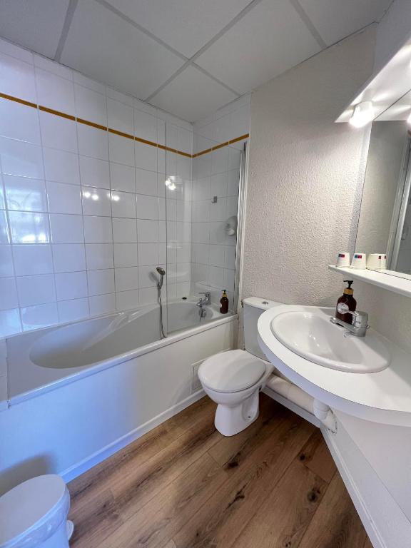 Couett'Hôtel Brest Port de plaisance, Les pieds dans l'eau - Chambre Familiale Avec Mezzanine