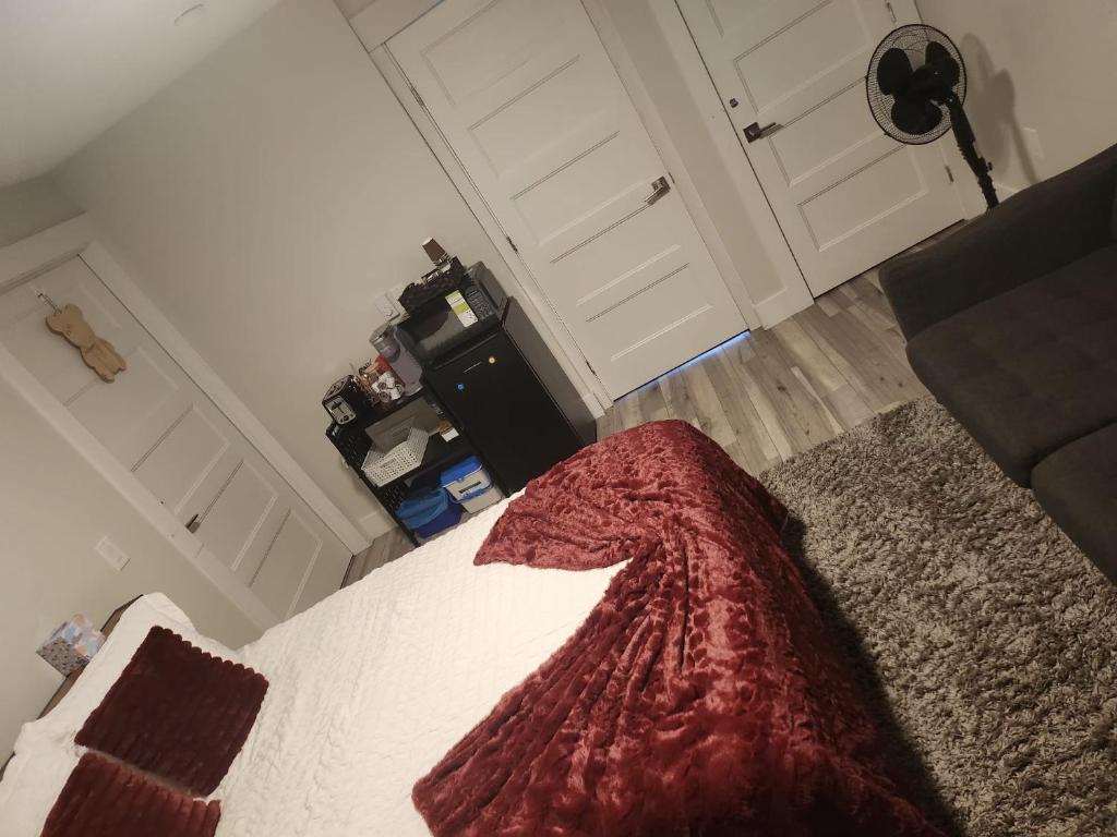 Postel nebo postele na pokoji v ubytování Choicest Cozy Stay