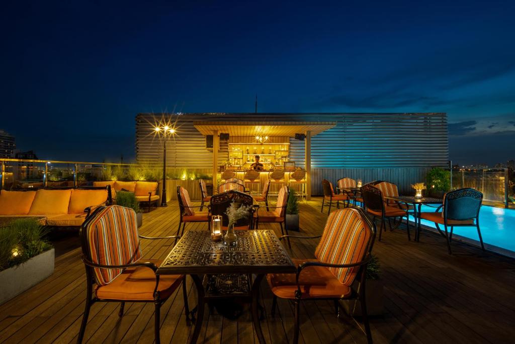 Bazén v ubytování Anatole Hotel Hanoi nebo v jeho okolí