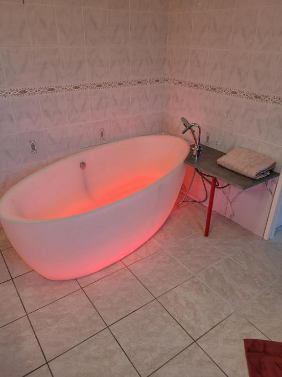 B&B BonjourSoleil - Deluxe Tweepersoonskamer Met Bad