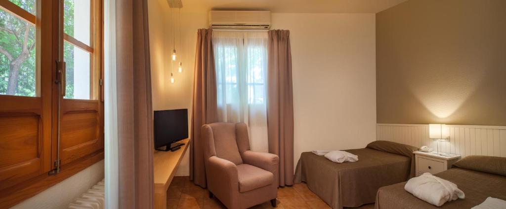 Balneario de Cofrentes - Chambre Double Avec Lit D'Appoint (3 Adultes)