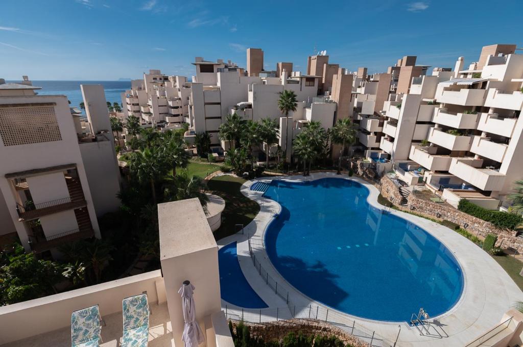 Bazén v ubytování Bahía Boutique Apartments nebo v jeho okolí