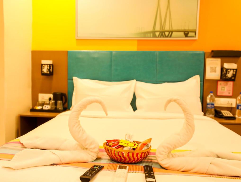 Postel nebo postele na pokoji v ubytování Hotel White Fields Hitec City, Hyderabad