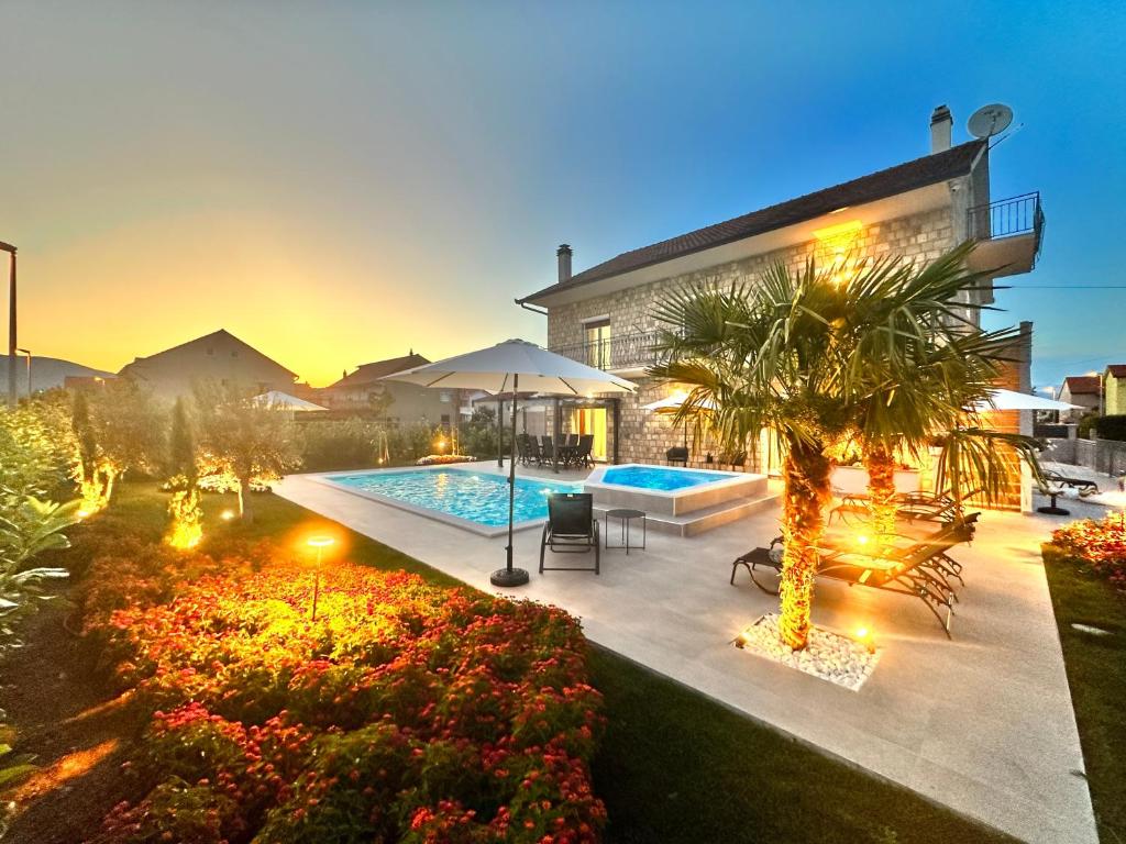 Gallery image of Sunset Poolfield Villa in Sinj