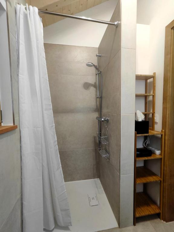 Koupelna v ubytování VroniChalets - Tiny Chalets mit Sauna