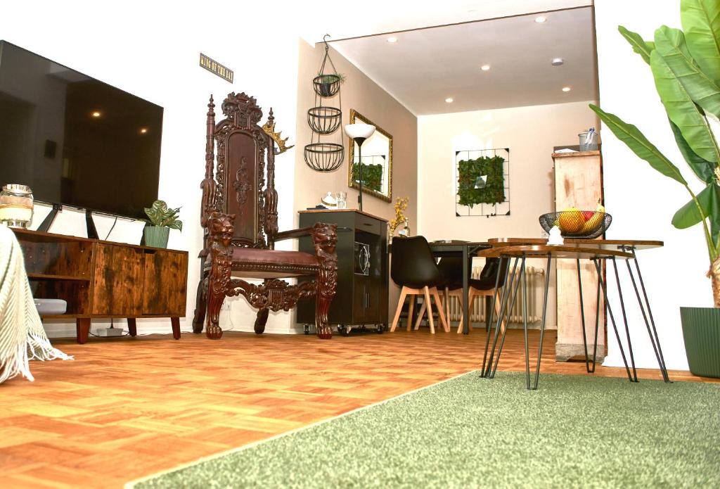 TV a/nebo společenská místnost v ubytování Femo - Royal Siegen - Oberstadt - separater Eingang - zentral