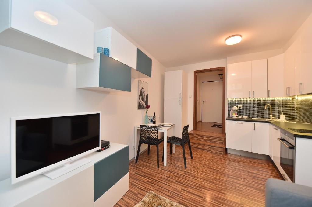 Apartments Palmovka - One-Bedroom Apartment