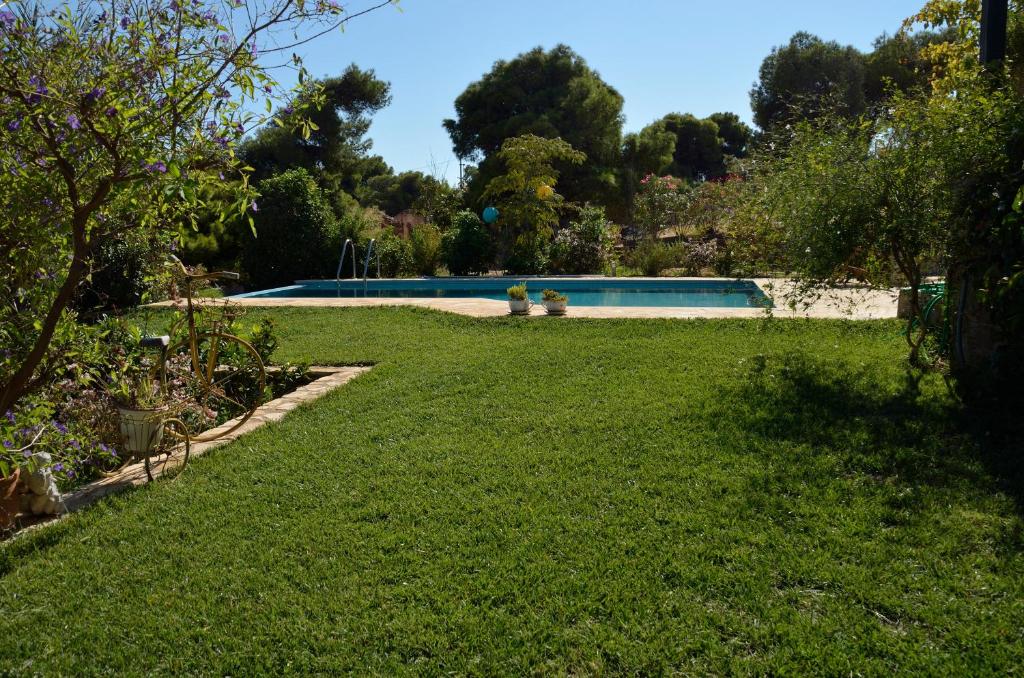The swimming pool at or close to Villa Pepy