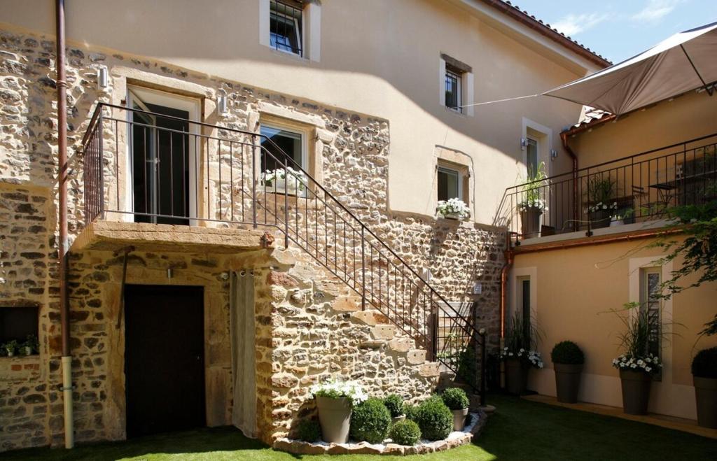 La Maison De Marius Saint Amour Bellevue - Housity