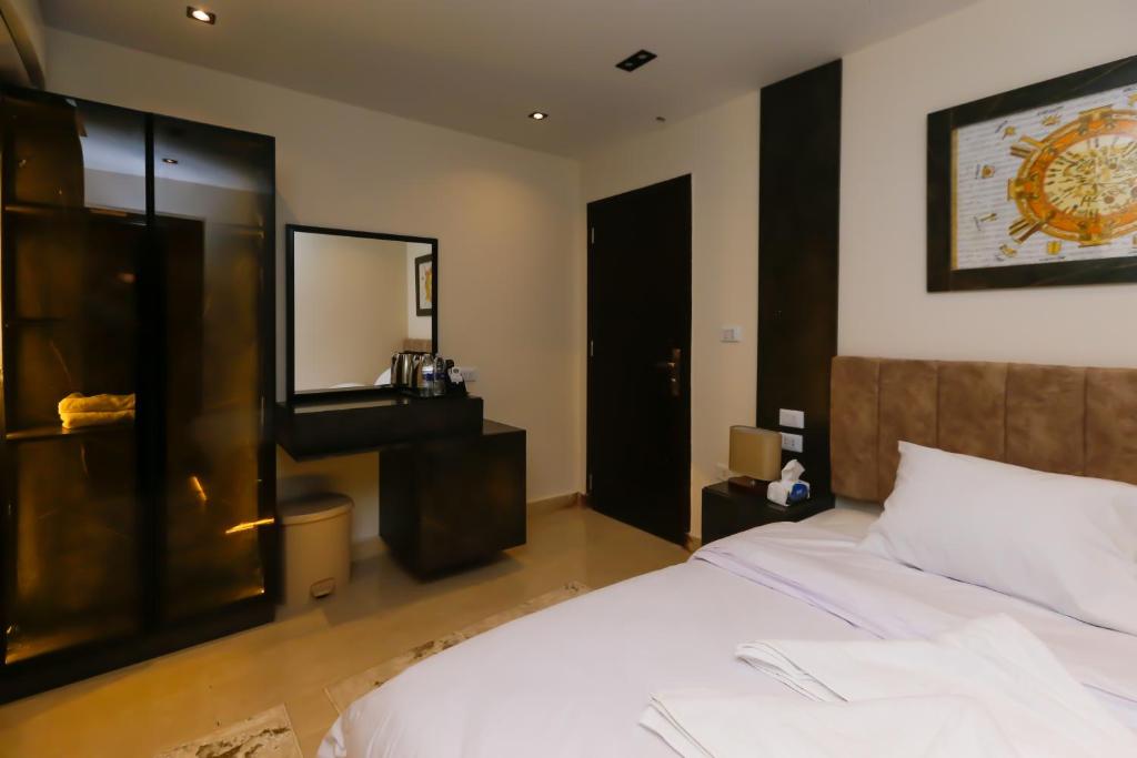 Taj Pyramids inn - Pyramids View Rooftop - 2