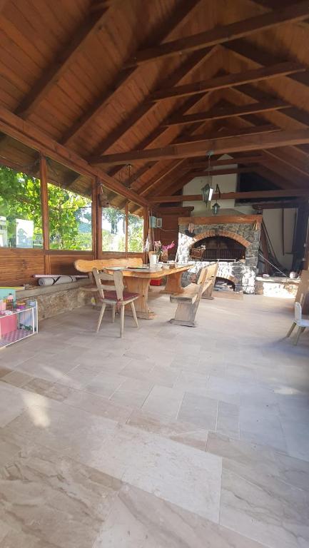 Fotografie z fotogalerie ubytování Apartman Fenestra s terasom i pogledom na Gacku v destinaci Otočac