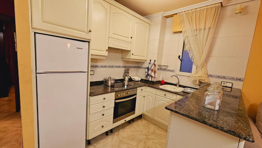 Kuchnia lub aneks kuchenny w obiekcie Hotel Mataleñas