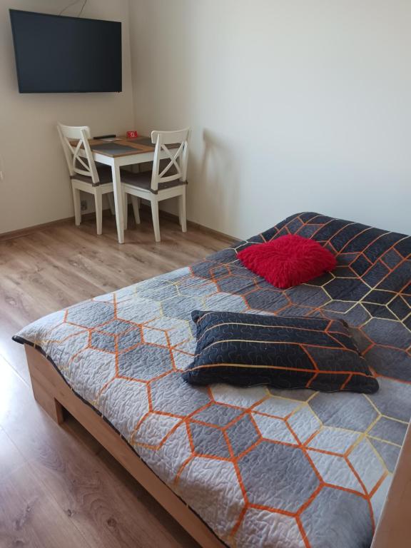 Posteľ alebo postele v izbe v ubytovaní Apartamenty Marco 3 przy Dworcu-Stare Miasto-Super Wi Fi