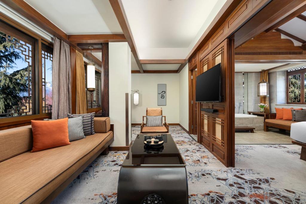 InterContinental Lijiang Ancient Town Resort, an IHG Hotel - 初级套房