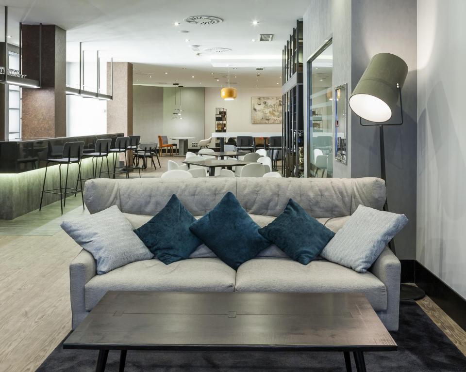 Hotel Ilunion Bilbao - Resim 12