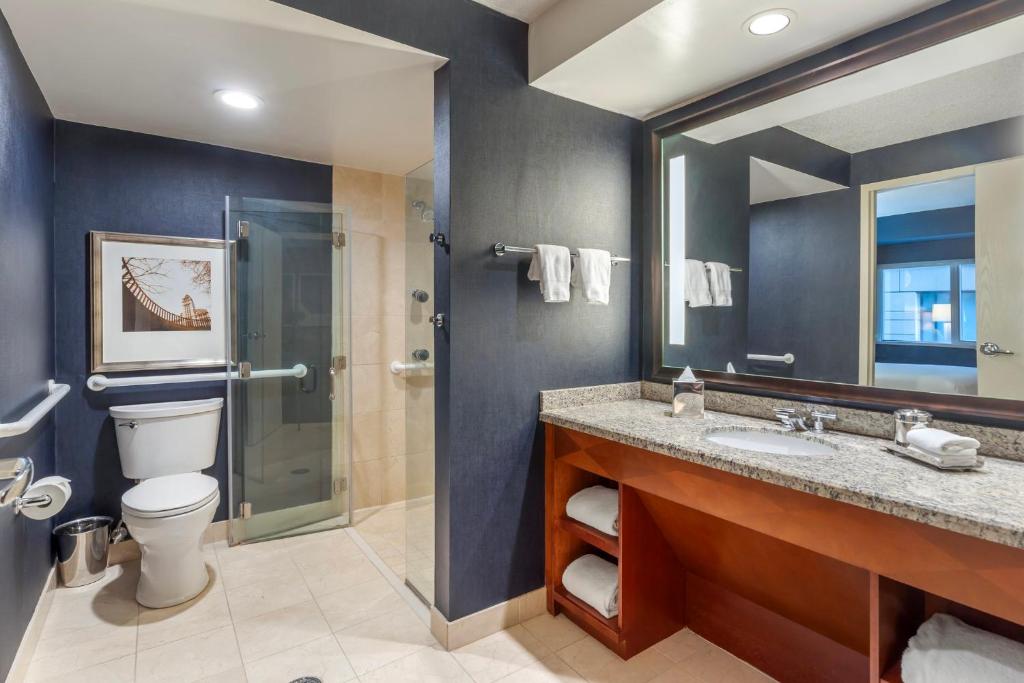 Omni Chicago Hotel - 