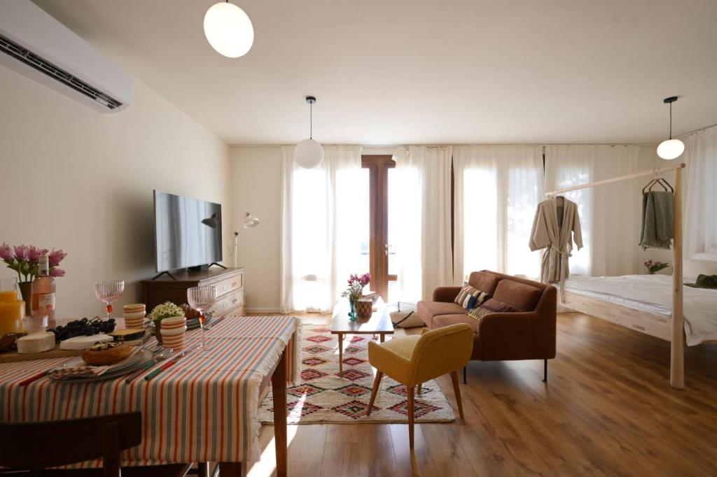 Μια τηλεόραση ή/και κέντρο ψυχαγωγίας στο The Suite Vally