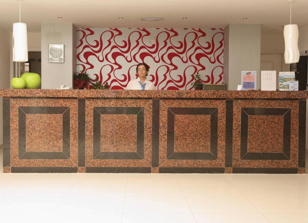 Гості Marlita Beach Hotel Apartments
