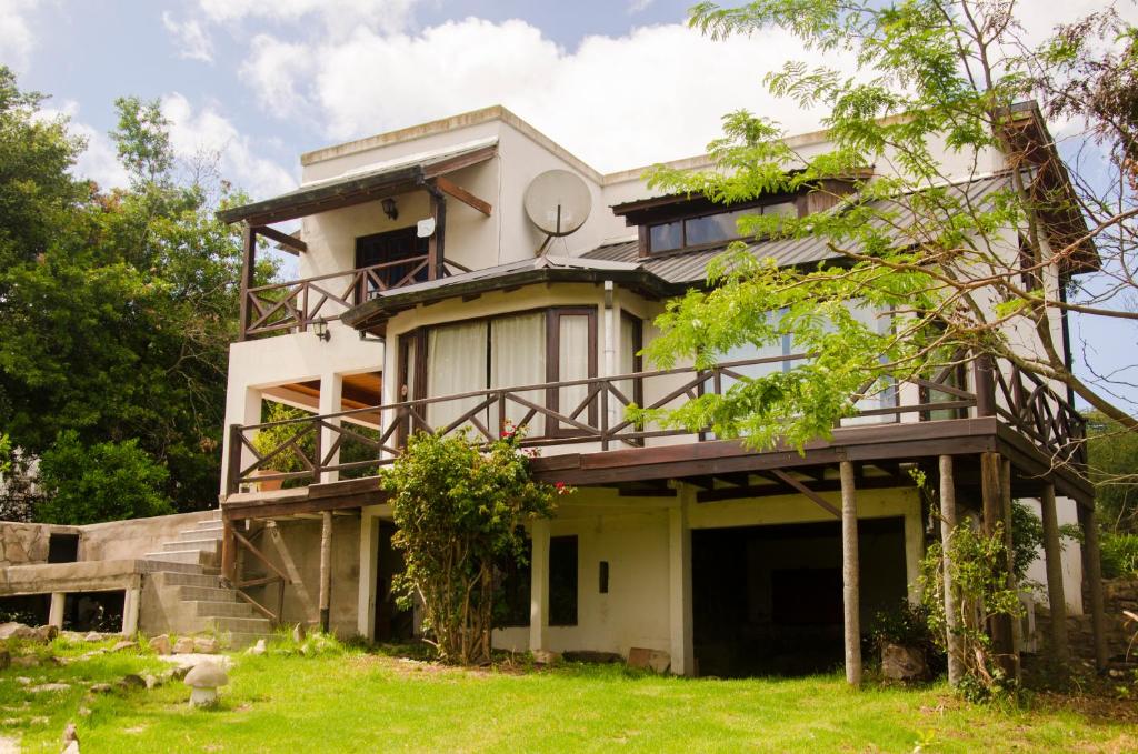 an image of a house at Casa La Selva in Sierra de los Padres