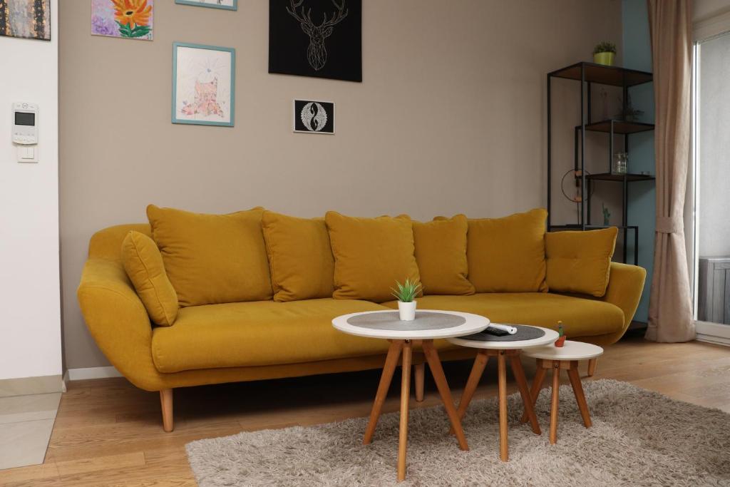 Posedenie v ubytovaní New elegant apartment with free parking and wifi