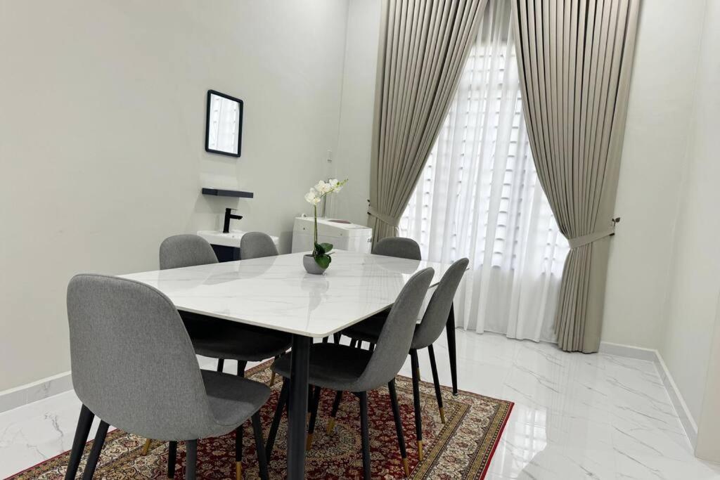 Χώρος καθιστικού στο Luxury Spacious Home - RJ Prima 3 d'Ibai