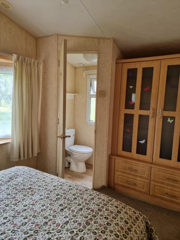 The Duck - Free Fishing, pets welcome - static caravan in Clare, Suffolk 3