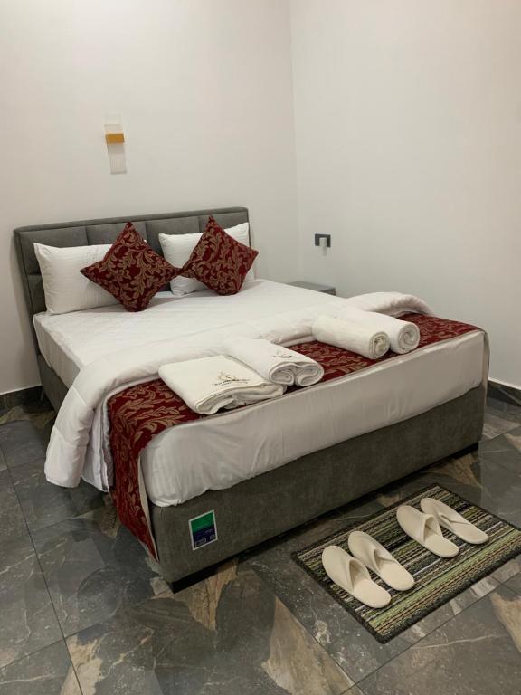 Postel nebo postele na pokoji v ubytování Airport Colombo Pocket Paradise