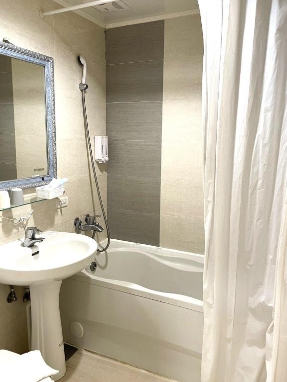 Koupelna v ubytování Ximen Hotel