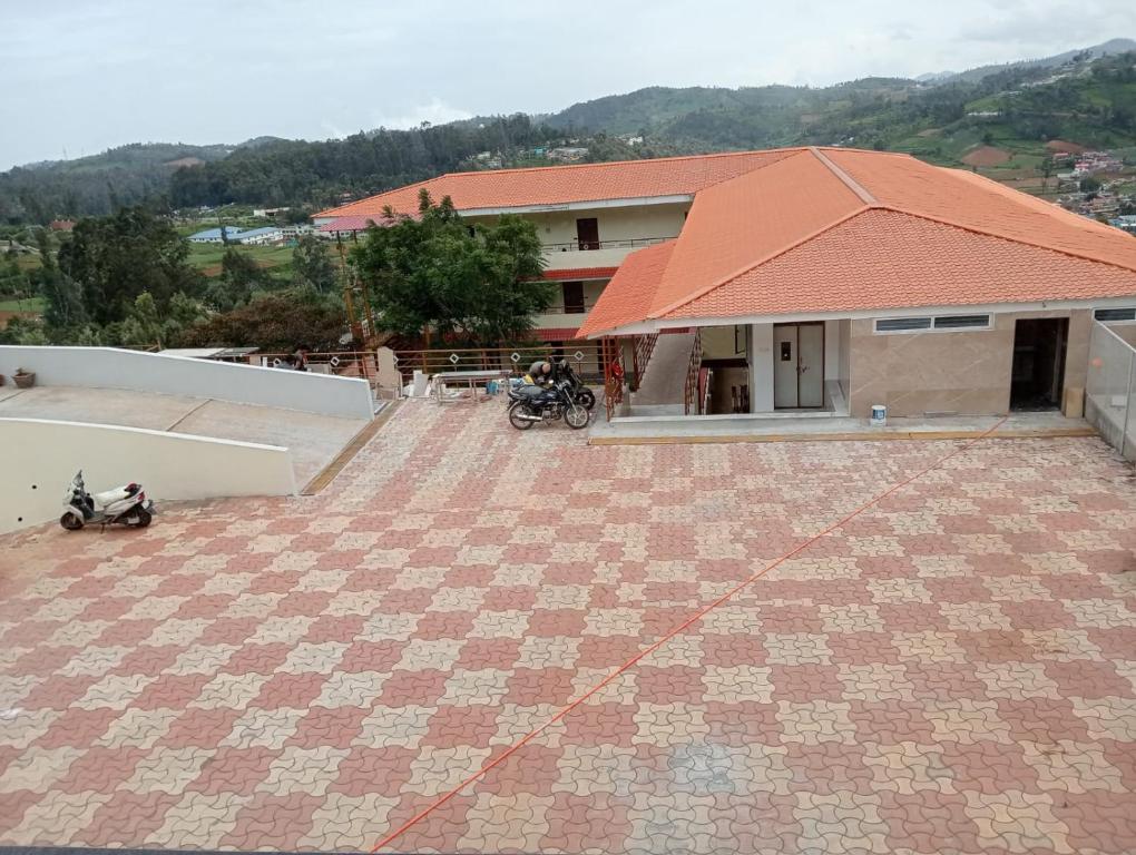 Nespecifikovaný výhled na hory nebo výhled na hory při pohledu z hotelu