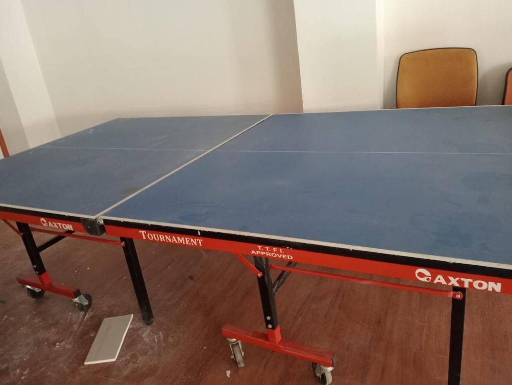 Stolní tenis v ubytování Ketti Heights Resorts nebo okolí