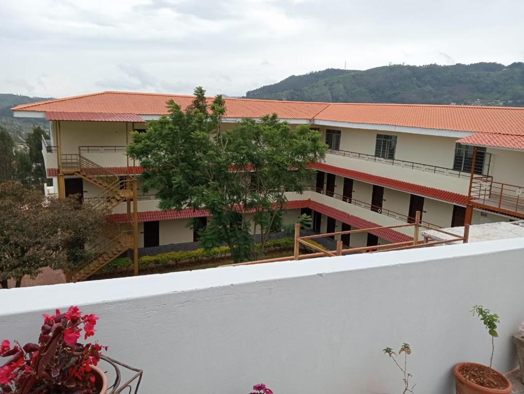 Nespecifikovaný výhled na hory nebo výhled na hory při pohledu z hotelu
