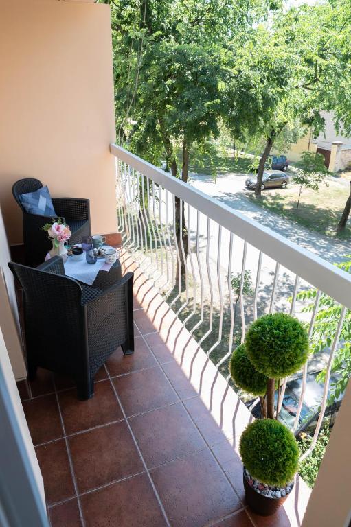 Balkón nebo terasa v ubytování NadaHome - with fast WiFi and free parking