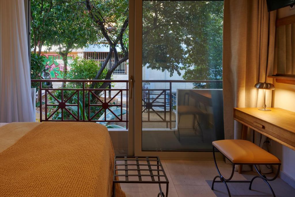 Rastoni Acropolis Uniquely Located Stylish Apartments - 4