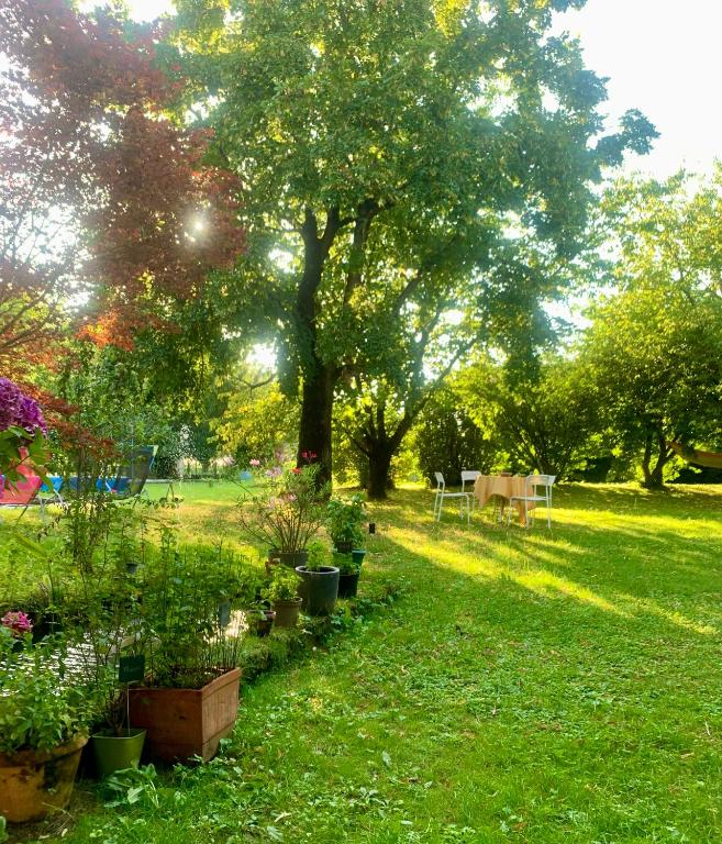 Zahrada ubytování Vercors en Vert , chambres d'hôtes de charme