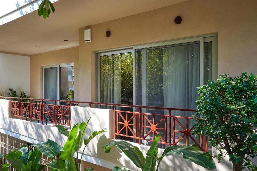 Rastoni Acropolis Uniquely Located Stylish Apartments - 6