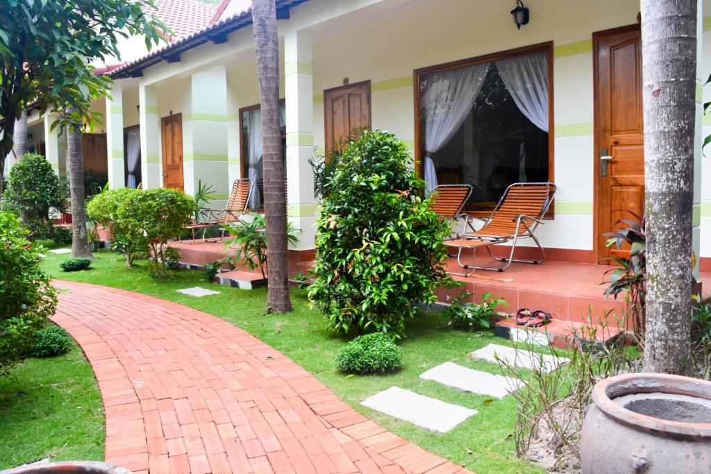 Zahrada ubytování Ngoc Viet Bungalow