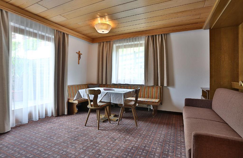 Panoramahotel Fliesserhof - 8