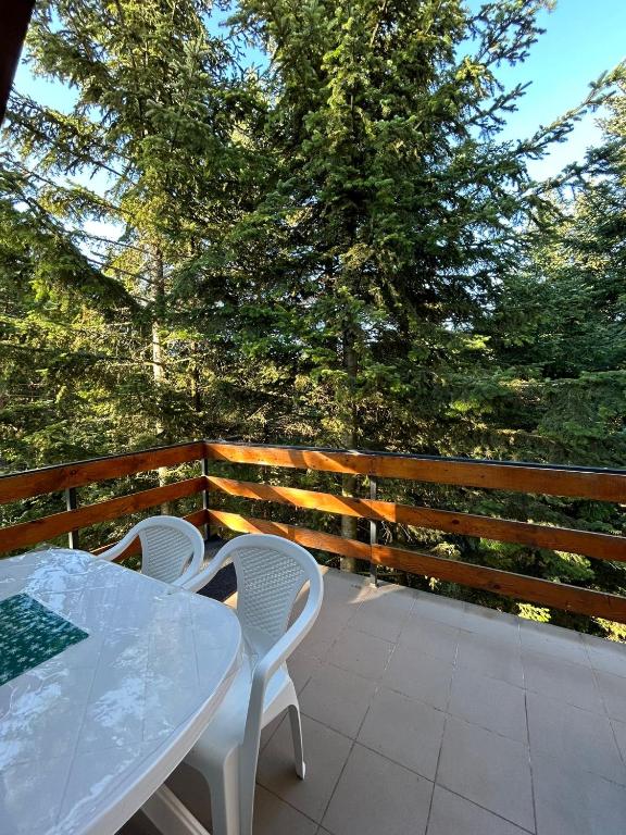 Balkón nebo terasa v ubytování Apartmani Trio