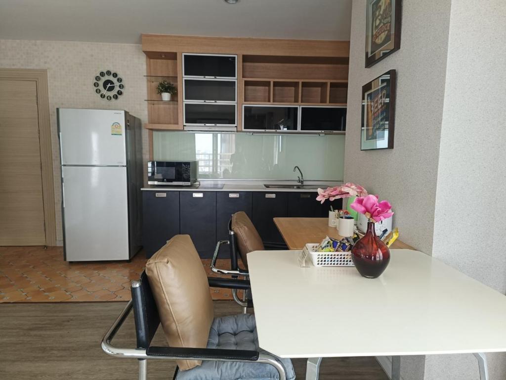 View Talay 6 Pattaya Beach Apartment by Honey - Deluxe Apartment