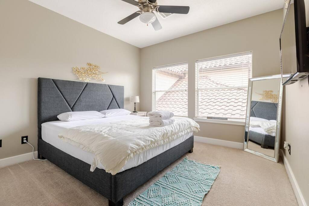 LE REVE near GALLERIA MALL - Villa