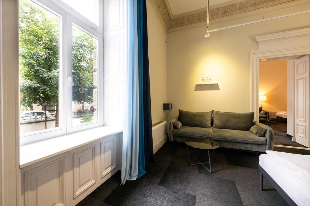Posedenie v ubytovaní Home Aparthotel