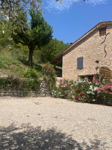 Ogród w obiekcie Petite Maison en Provence