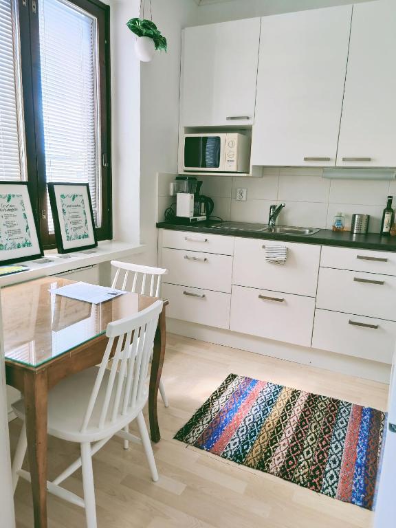 Studio Porin Karhu, home away home in Pori city center, free parking - Studio