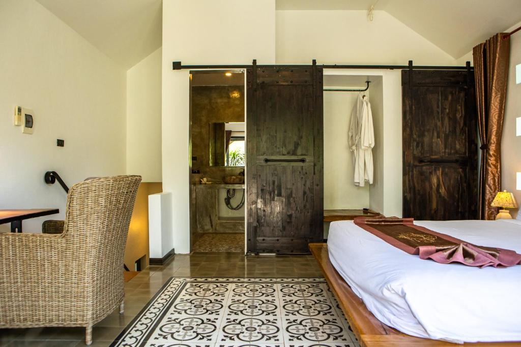 Victory Road Villas - 2